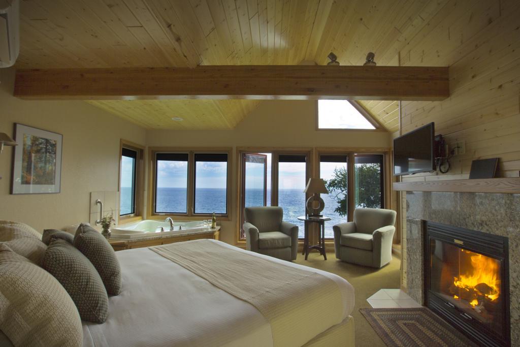 Bluefin Bay On Lake Superior Tofte Екстериор снимка